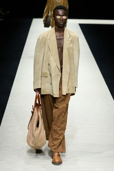 Look 23